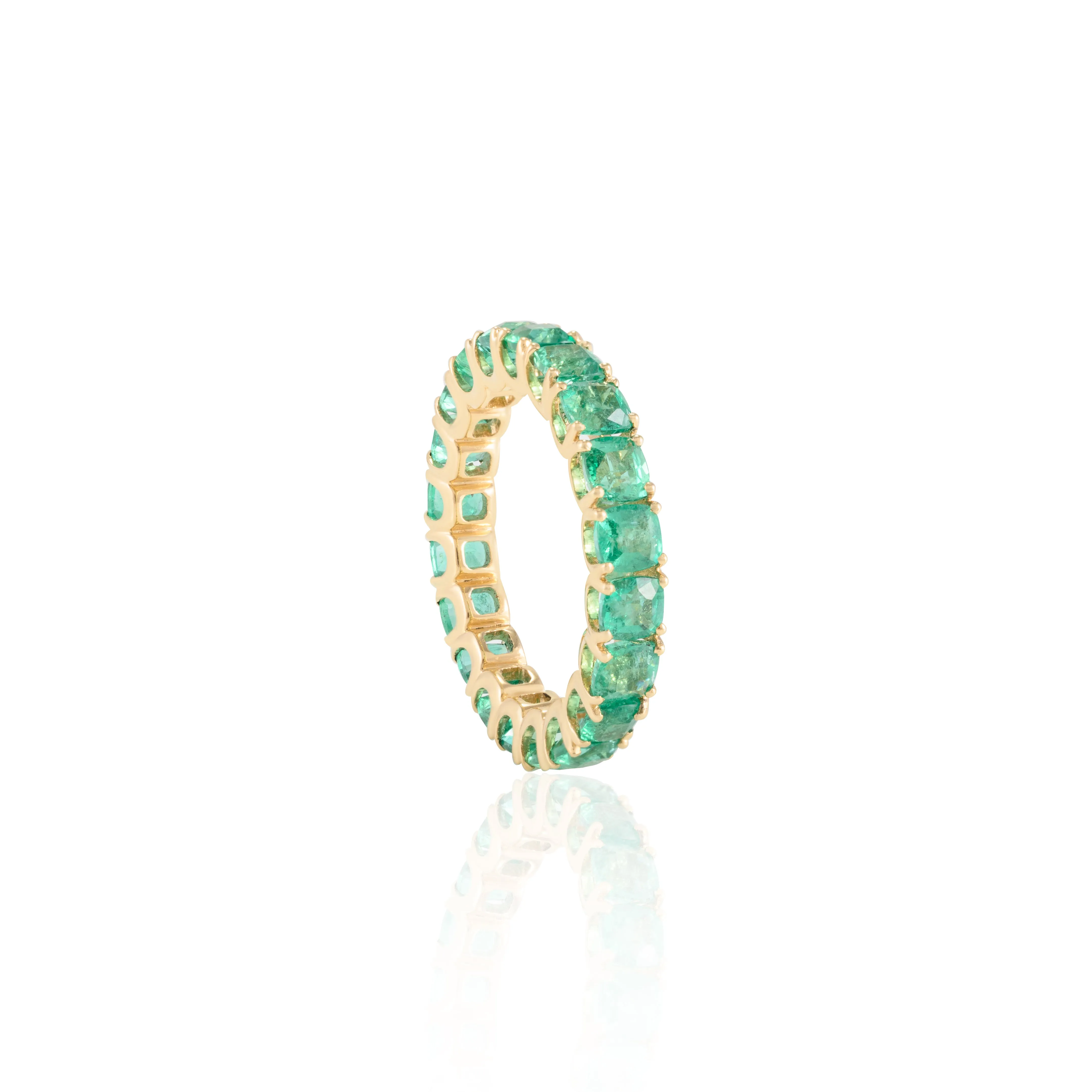 18K Gold Cushion Cut Emerald Band