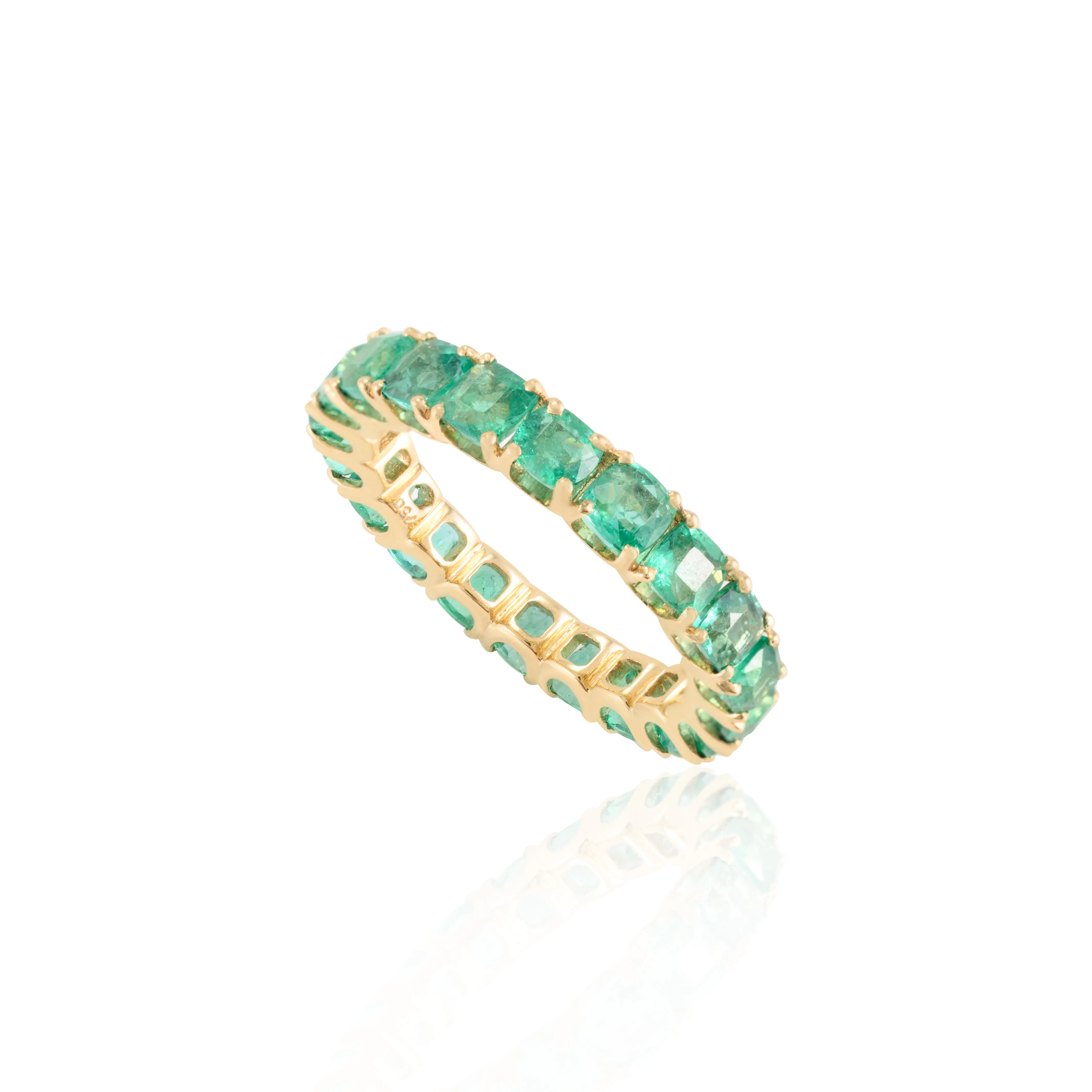 18K Gold Cushion Cut Emerald Band