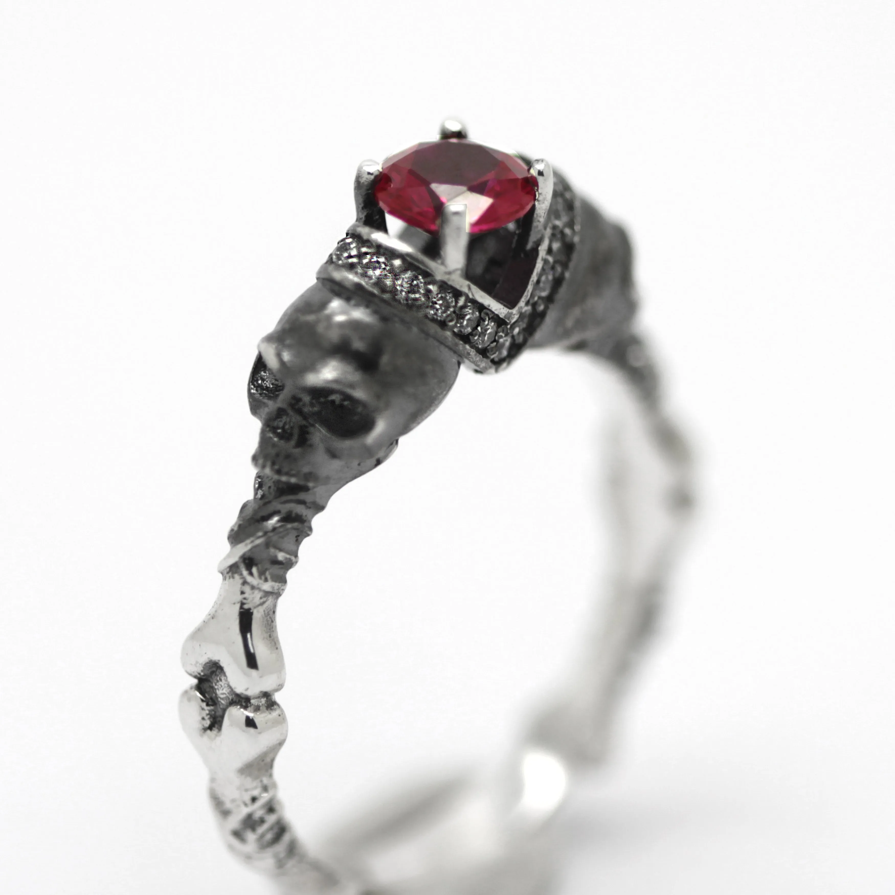 Black or Ruby Round Gem Sterling Silver Gothic Skull Engagement Ring, Skull Wedding ring, Skeleton Simple Ring