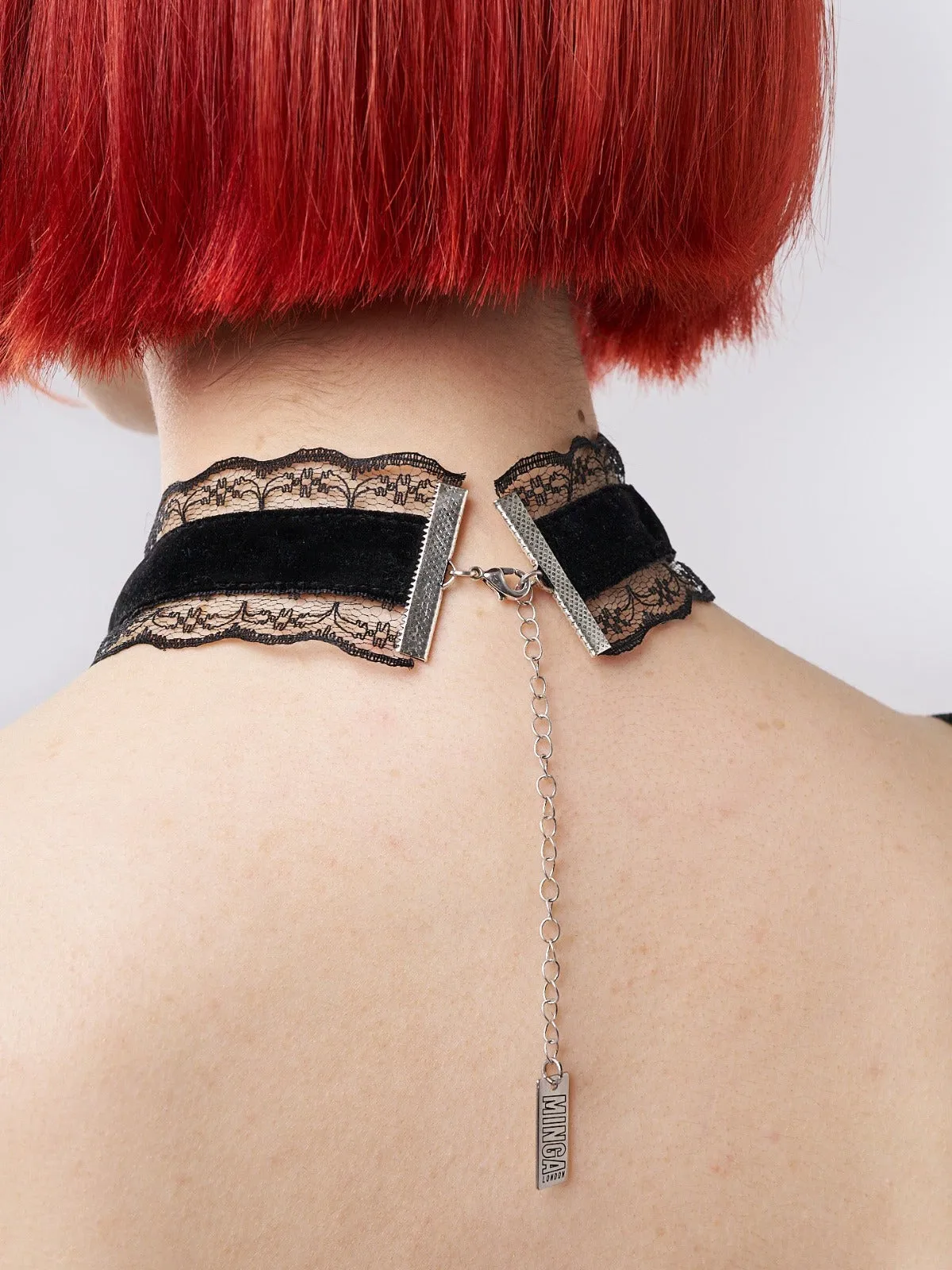 Cruel Lover Velvet Pendant Choker