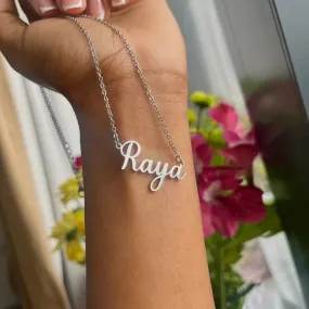 Elegant Looking Custom Name Necklace