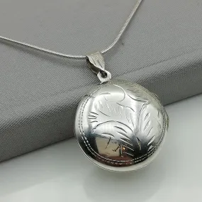 Engraved silver locket pendant -  Sterling silver pendant - Memorabilia and photo silver locket - Silver charm necklace - PD41