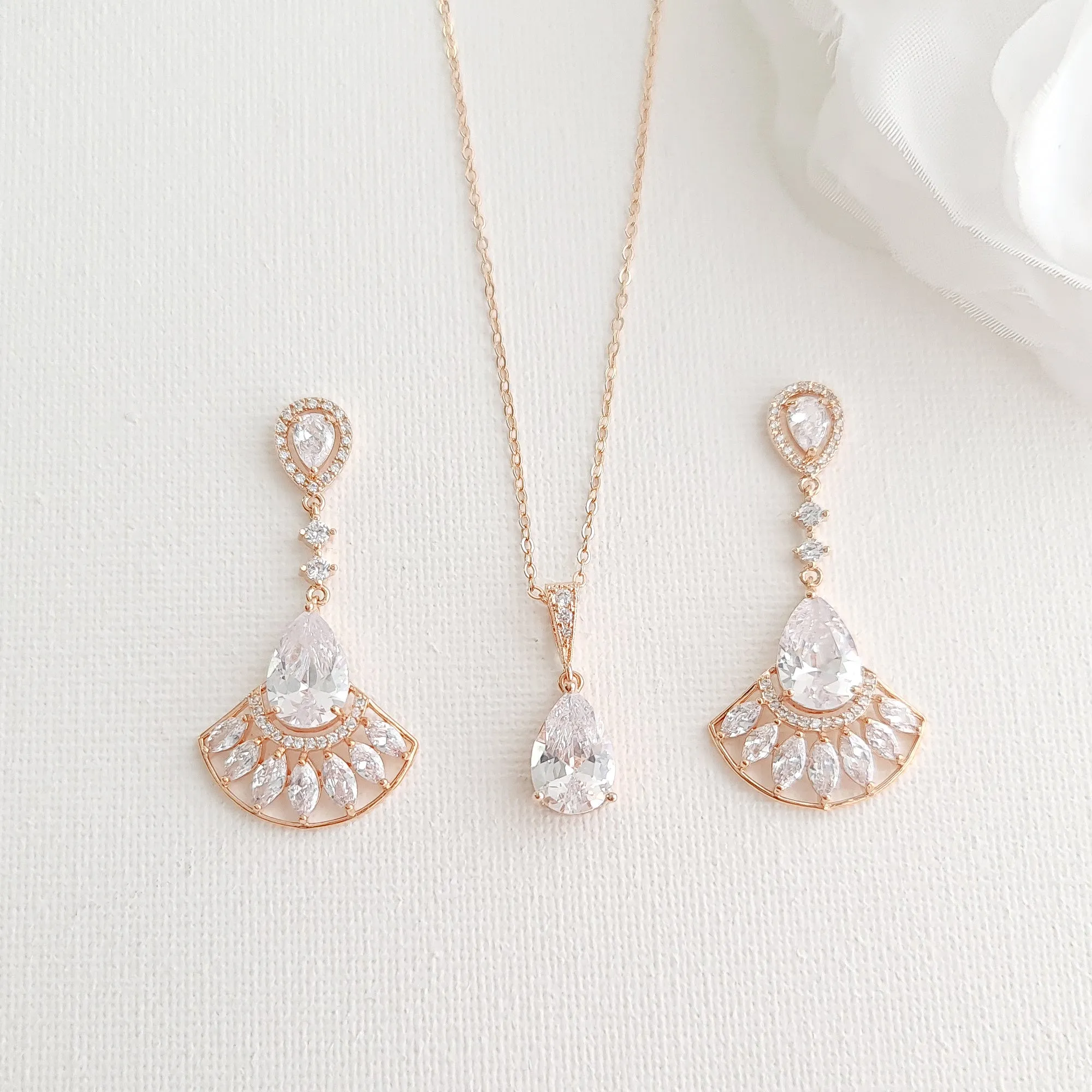 Jewelry Set in Gold-Ilana