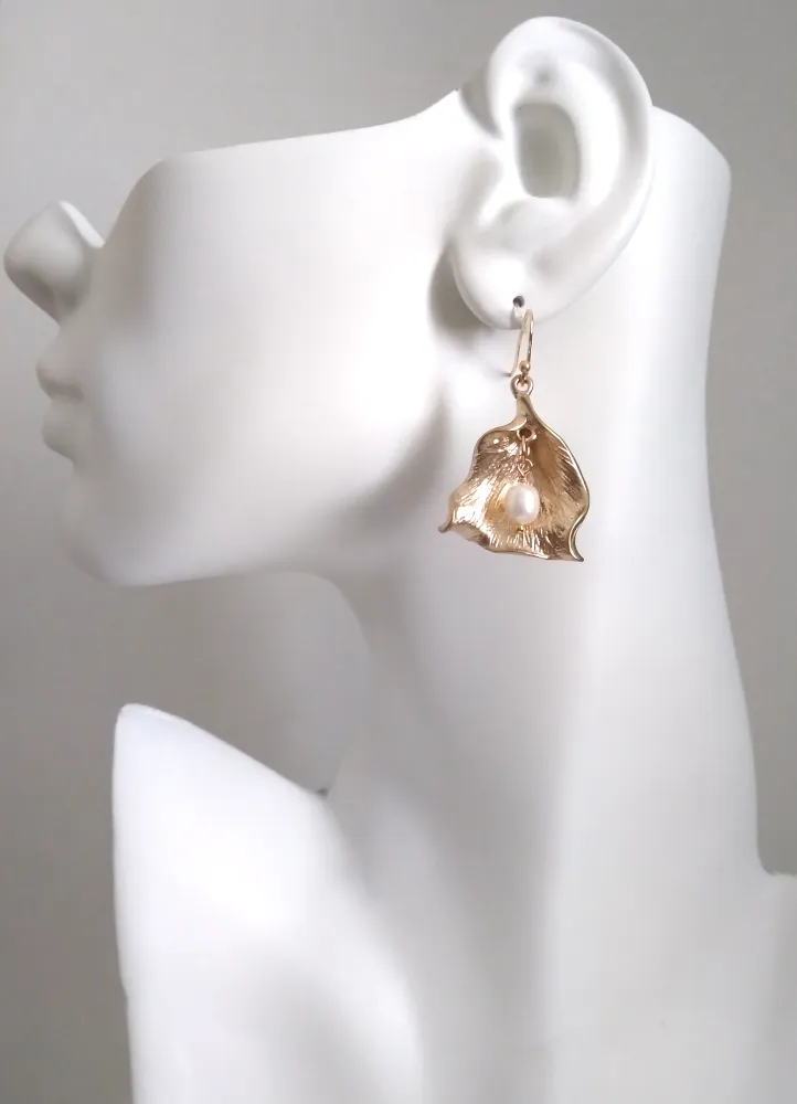 Orchid Petal with Pearl Single Gem Drop Earrings