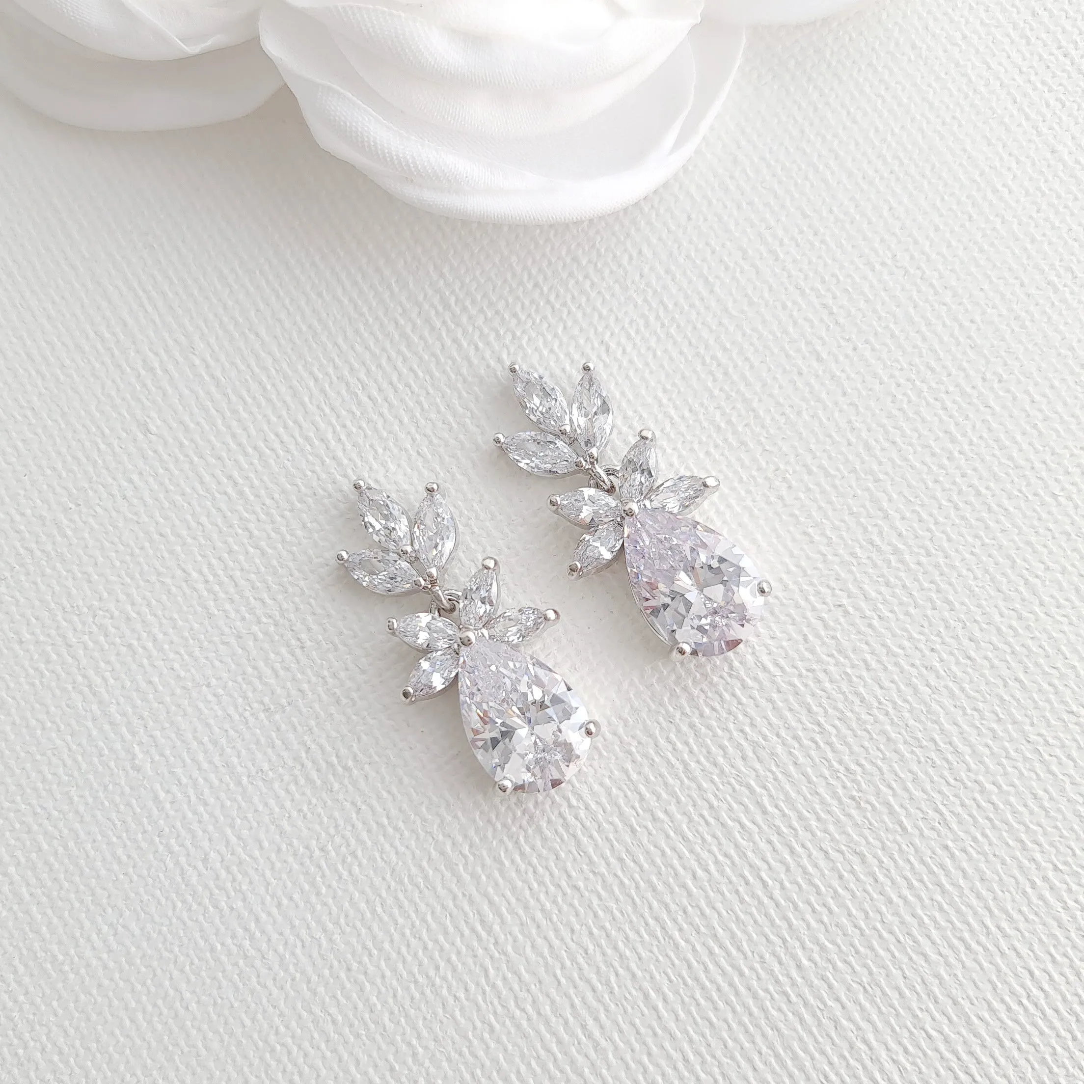 Simple Leaf Bridal Earrings and Necklace Set with Short Backdrop-Stella