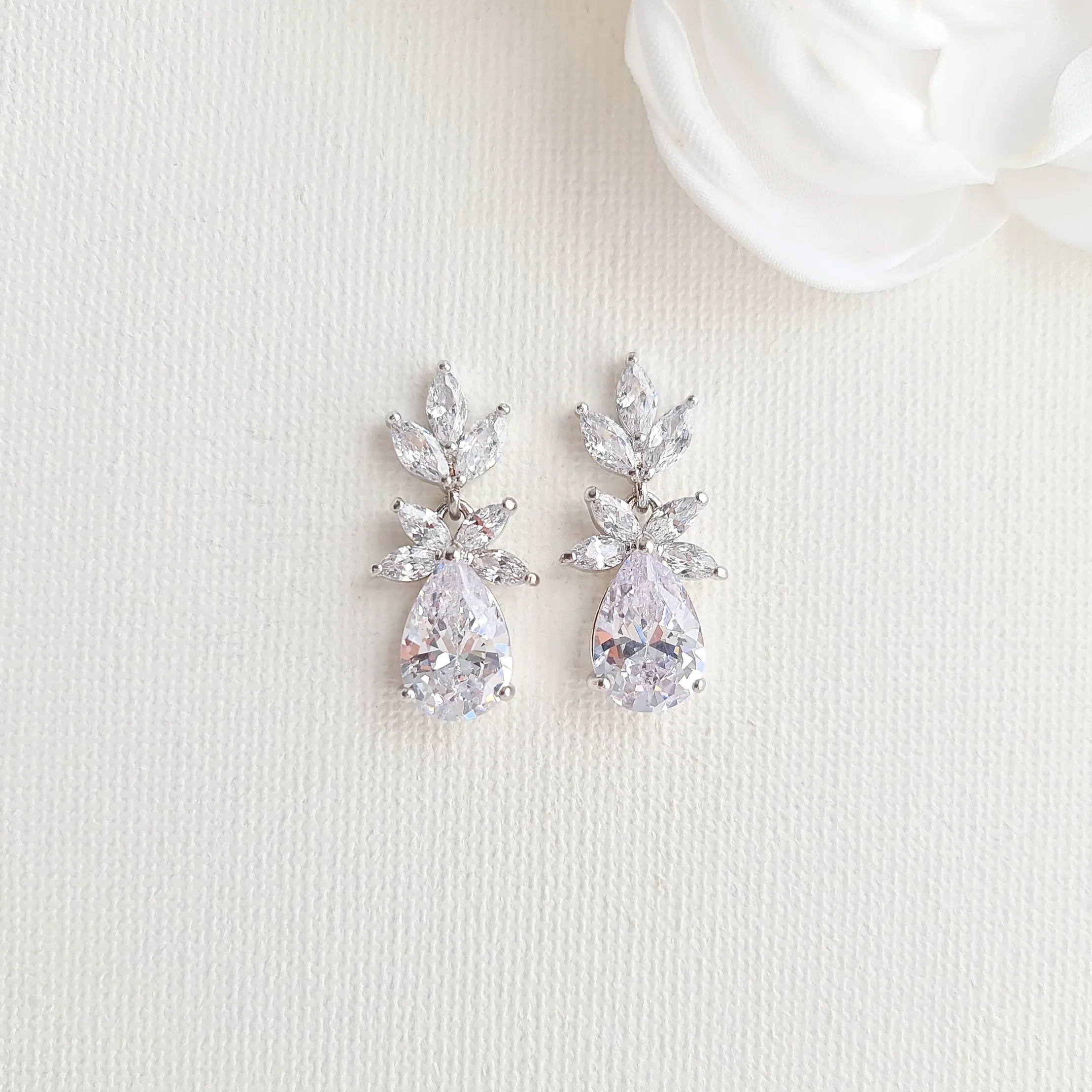 Simple Leaf Bridal Earrings and Necklace Set with Short Backdrop-Stella