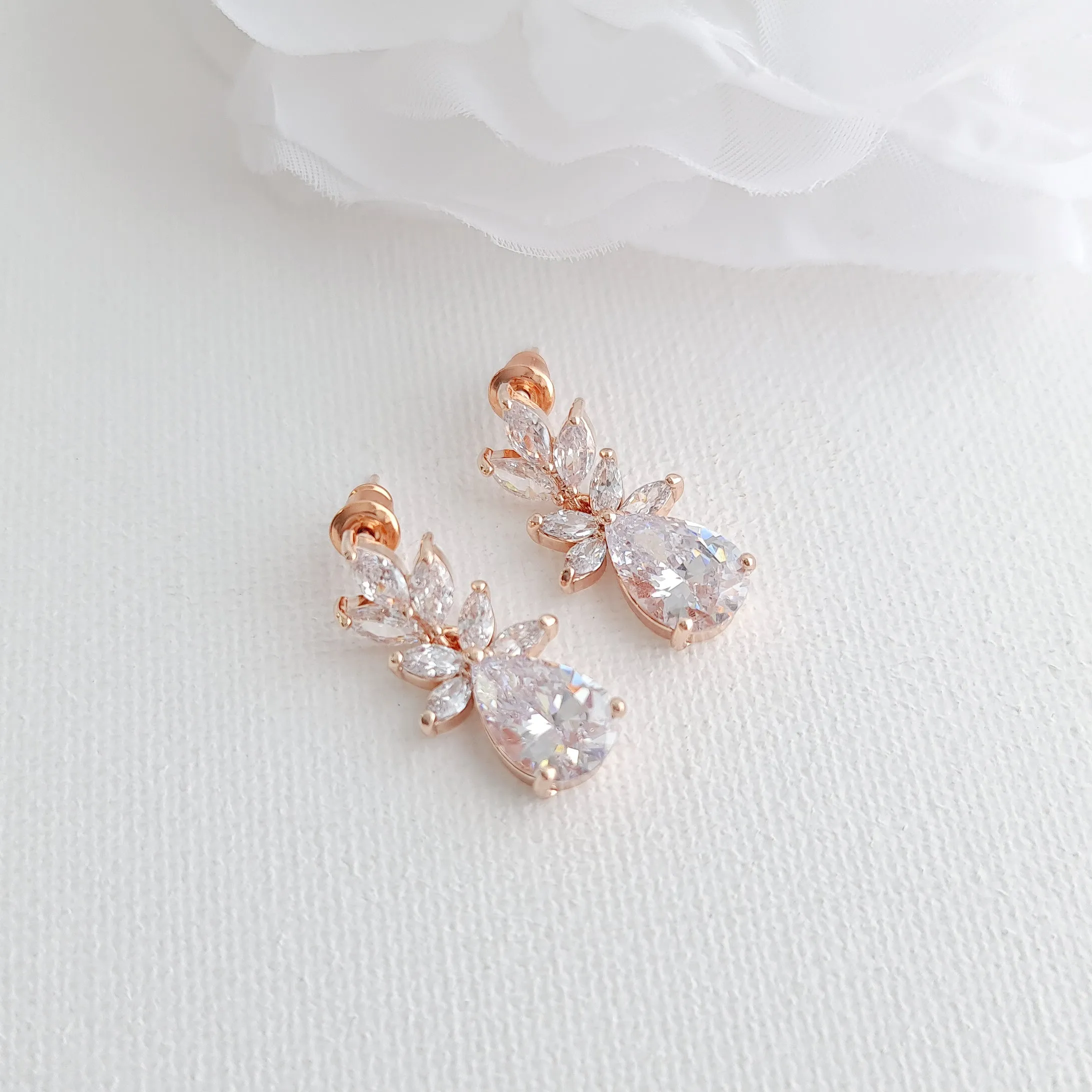 Simple Leaf Bridal Earrings and Necklace Set with Short Backdrop-Stella