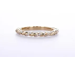 Twirly Diamond Ring (0.20Ctw)