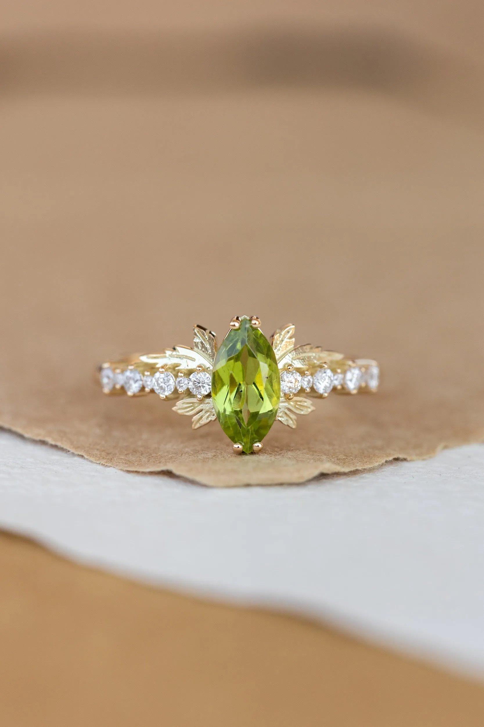 Verbena | 8x4 mm marquise cut engagement ring setting