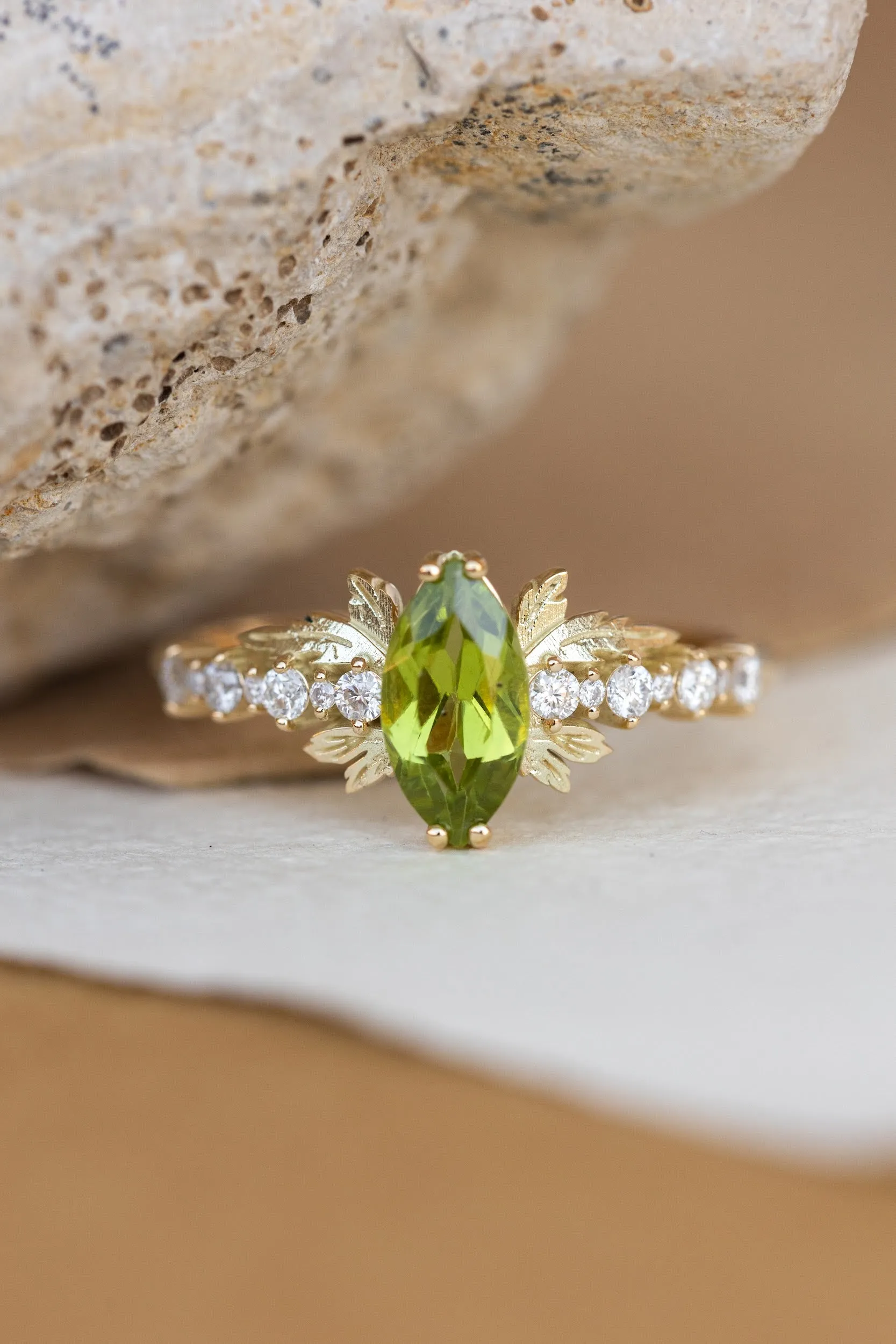 Verbena | 8x4 mm marquise cut engagement ring setting