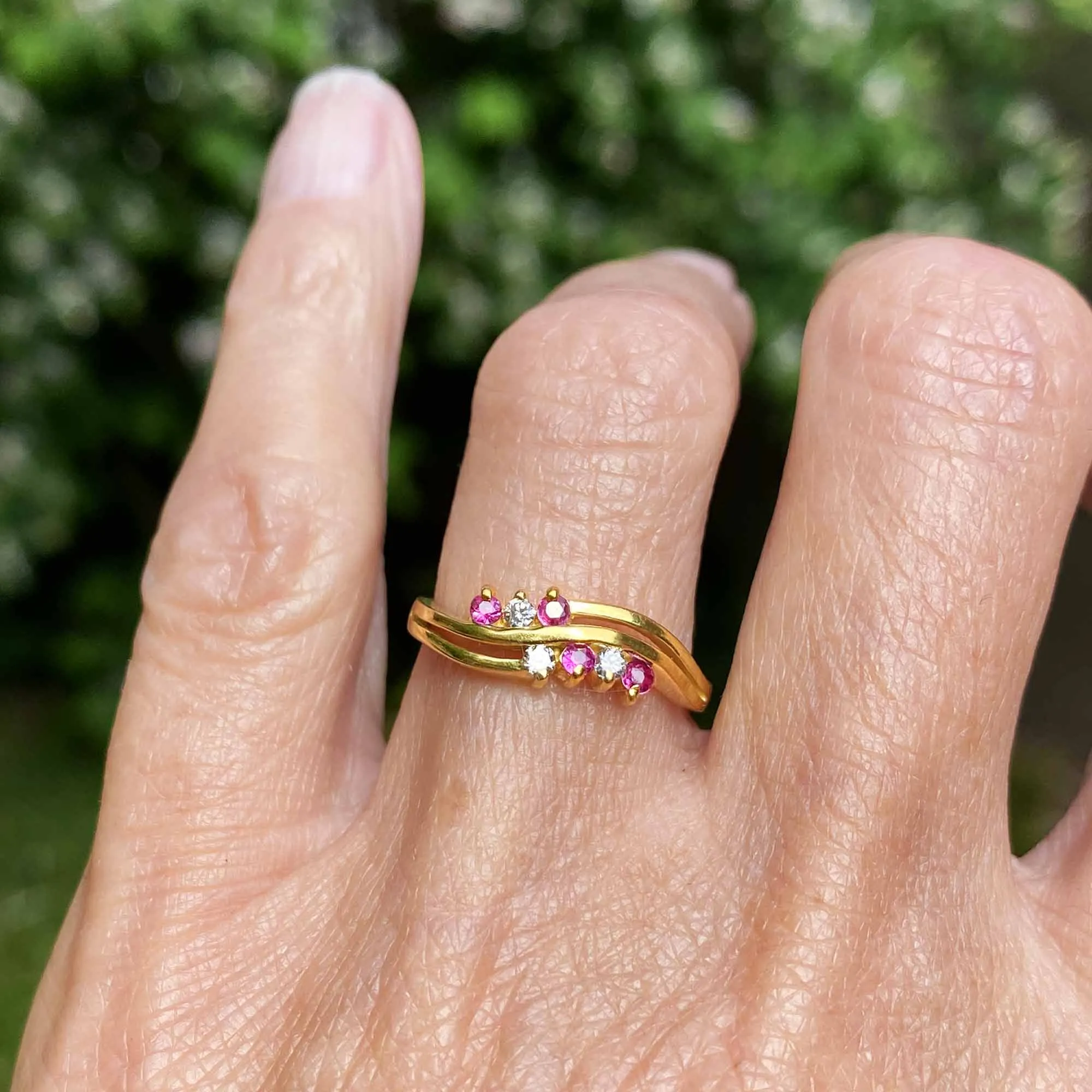 Vintage 18K Gold Diamond Ruby Wave Ring Band