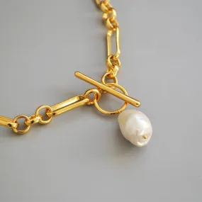 Vintage Baroque Pearl Necklace (US)