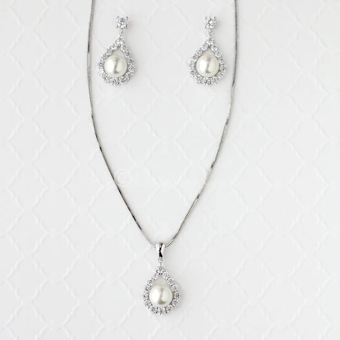 Wedding Jewelry Set of Pearl Drops Necklace